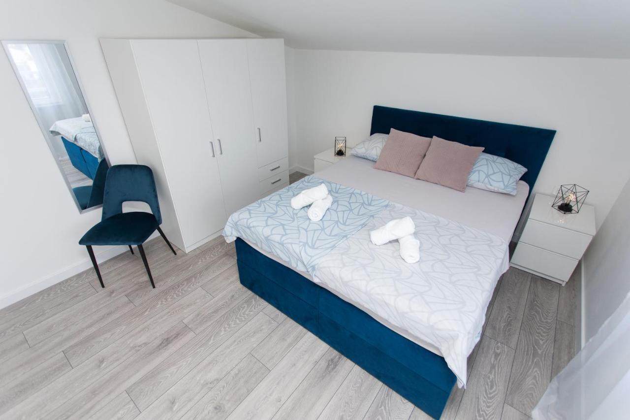 Apartment Gold Подстрана Екстериор снимка