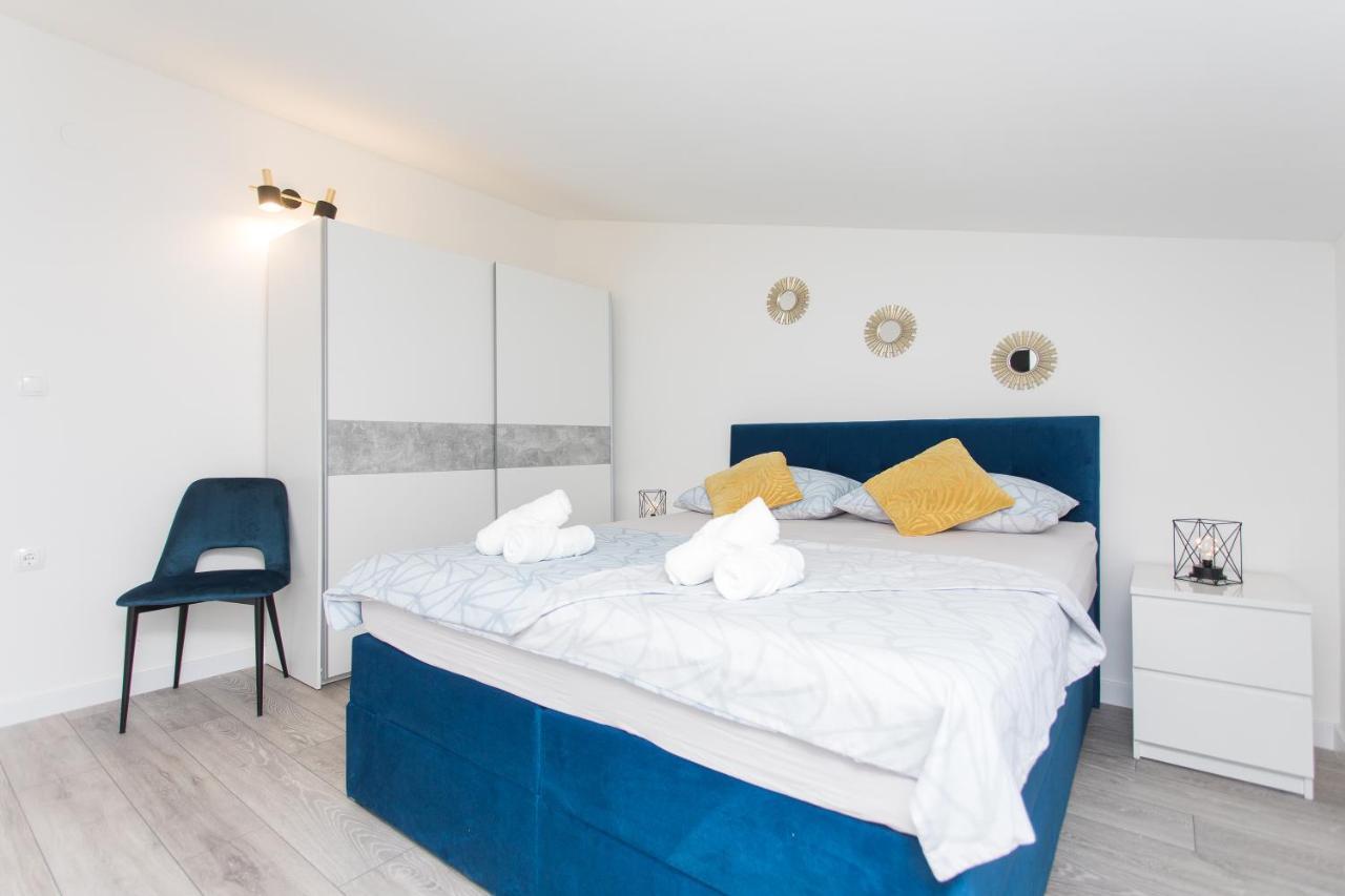 Apartment Gold Подстрана Екстериор снимка