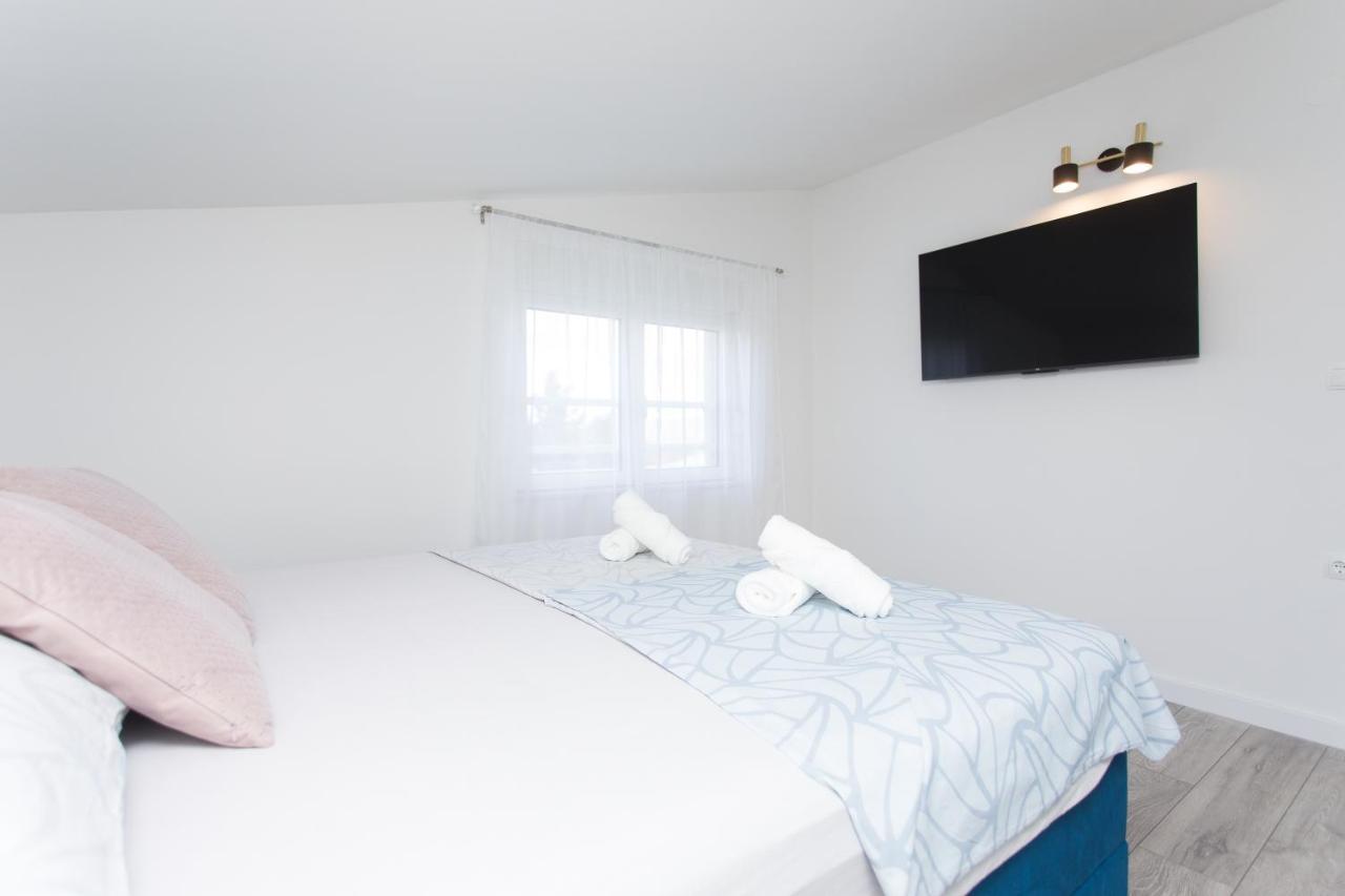 Apartment Gold Подстрана Екстериор снимка