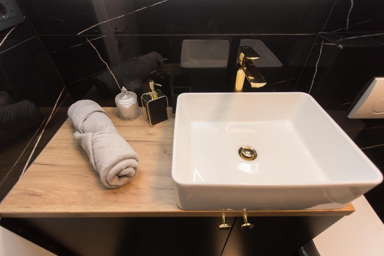 Apartment Gold Подстрана Екстериор снимка