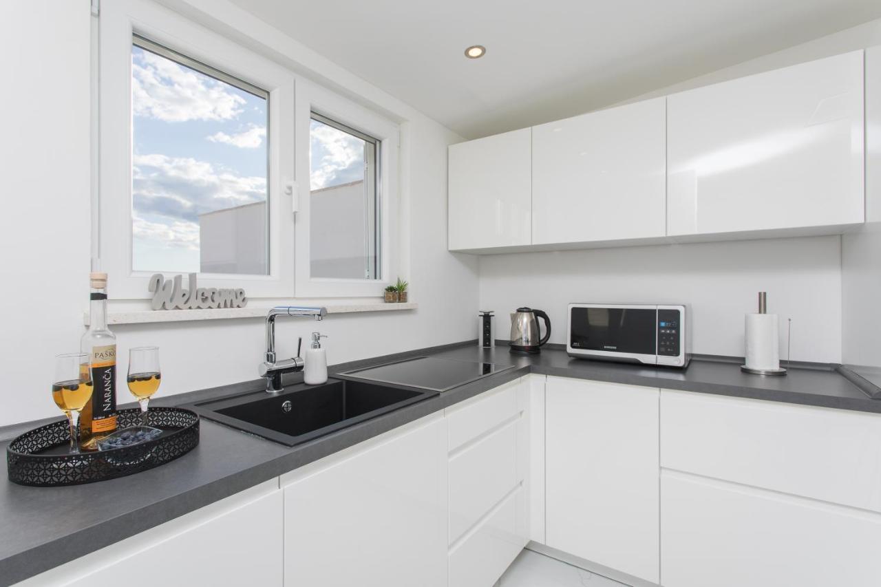Apartment Gold Подстрана Екстериор снимка