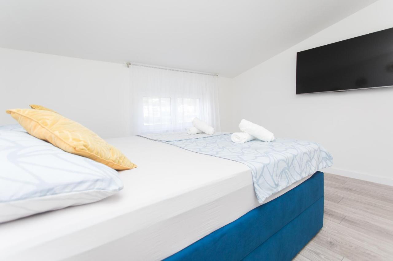 Apartment Gold Подстрана Екстериор снимка