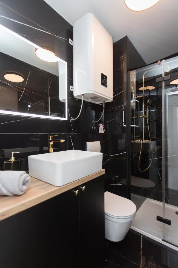 Apartment Gold Подстрана Екстериор снимка